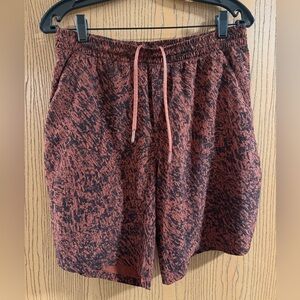 Lululemon Men’s Pace Breaker Liner-less Short 9” Size Large